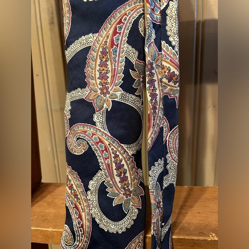Vintage EUC OSCAR DE LA RENTA Tie - Picture 2 of 4